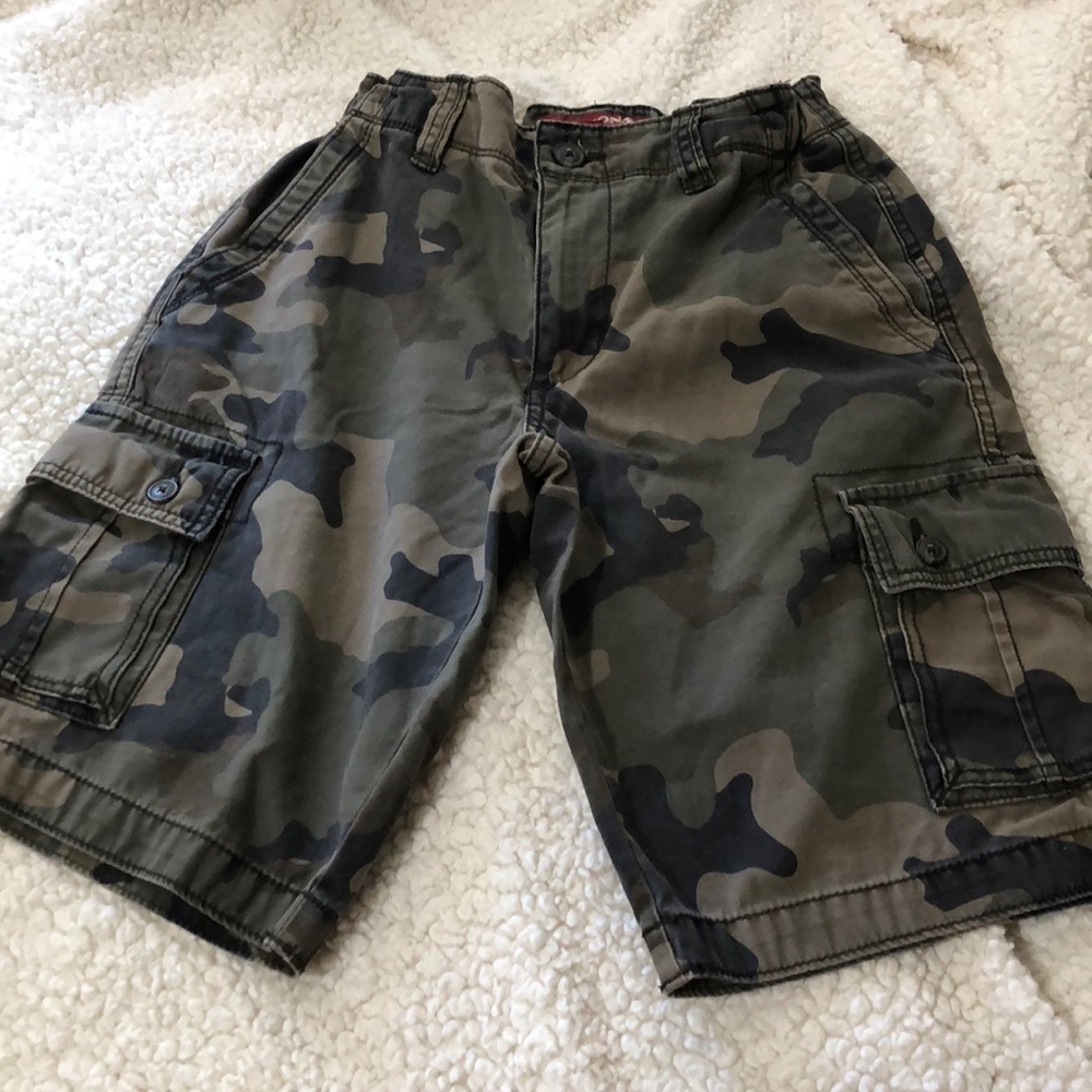 boys camo cargo shorts with pockets